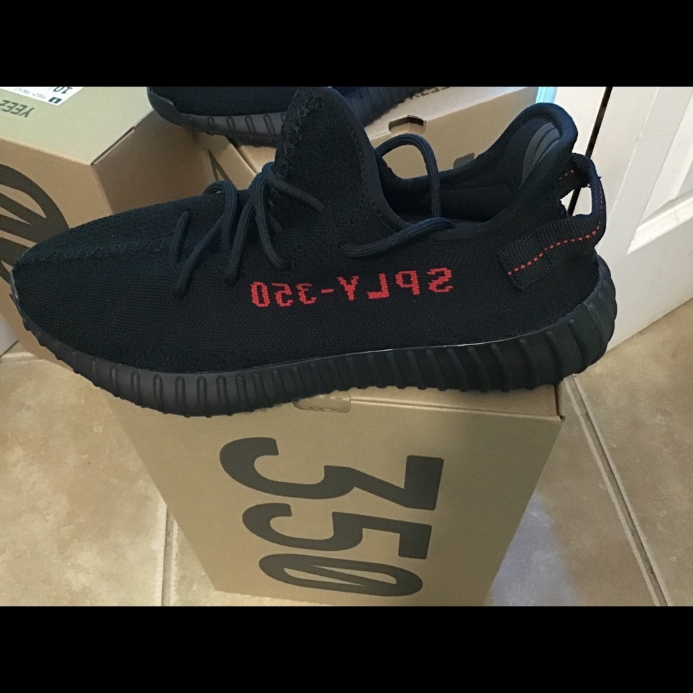 DS Yeezy 350 v2 Bred